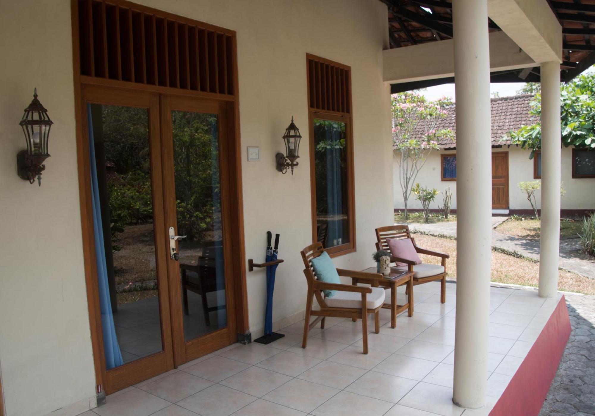 Guesthouse Rumah Senang Kalibaru Zewnętrze zdjęcie