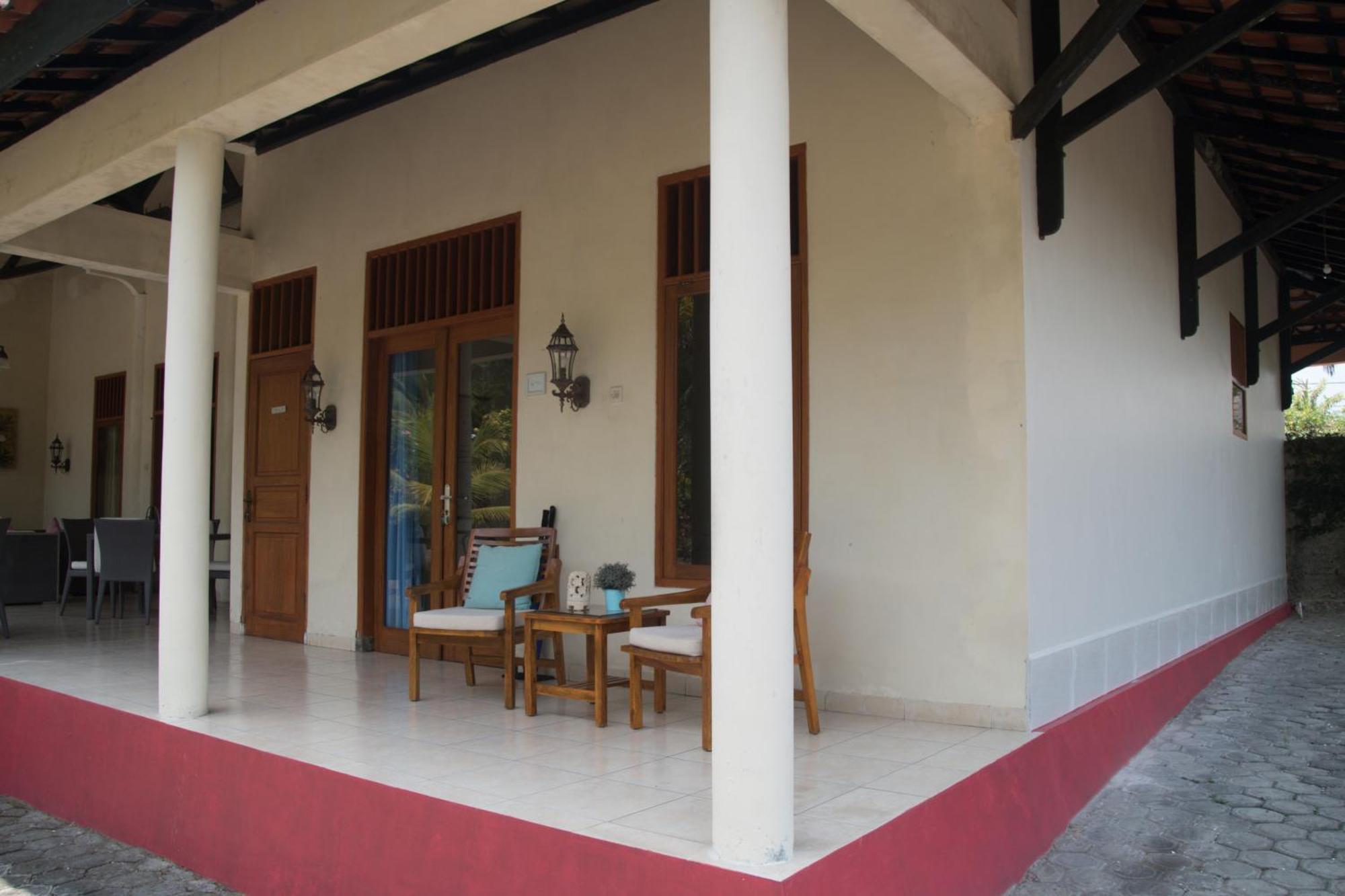 Guesthouse Rumah Senang Kalibaru Zewnętrze zdjęcie
