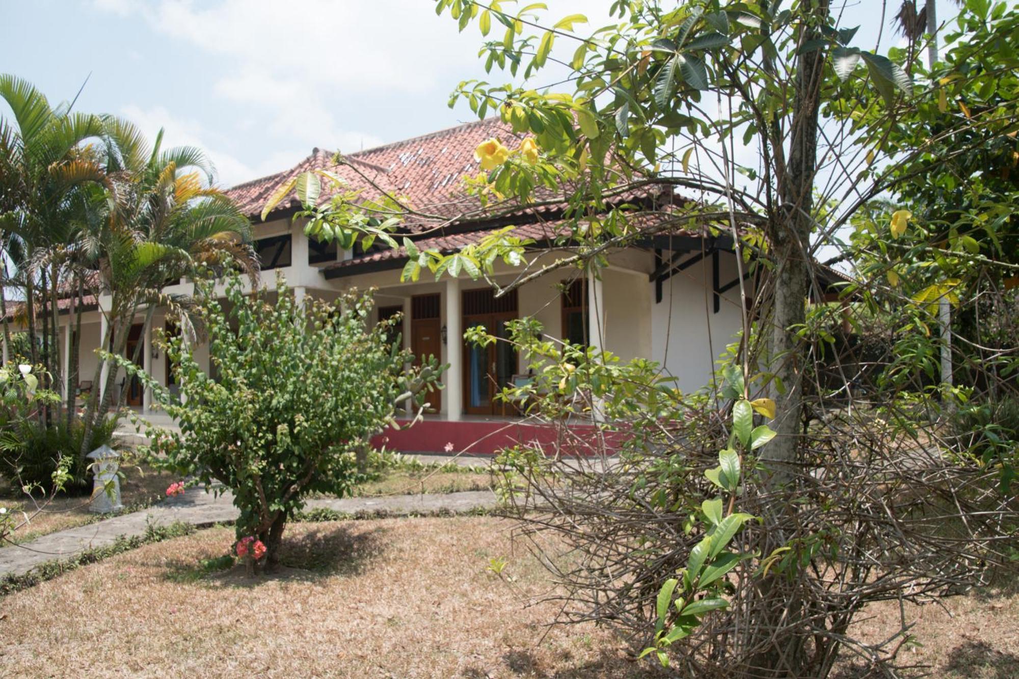 Guesthouse Rumah Senang Kalibaru Zewnętrze zdjęcie