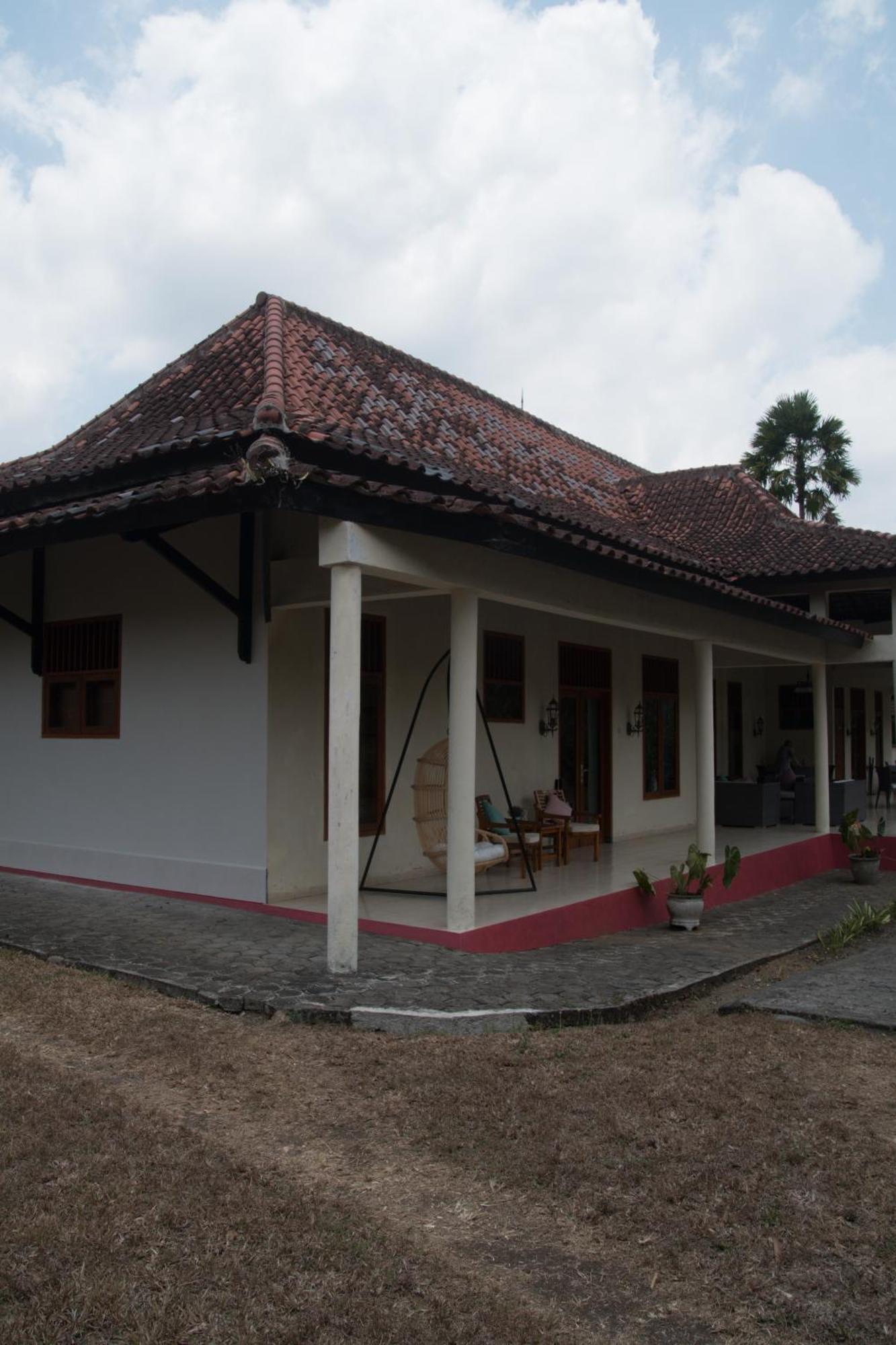 Guesthouse Rumah Senang Kalibaru Zewnętrze zdjęcie