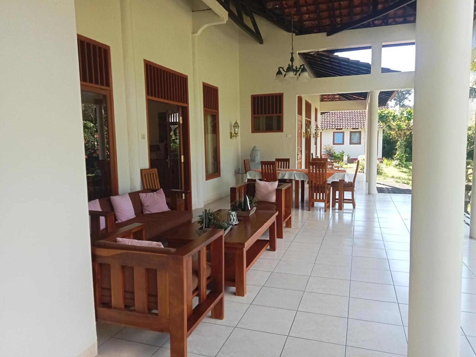 Guesthouse Rumah Senang Kalibaru Zewnętrze zdjęcie