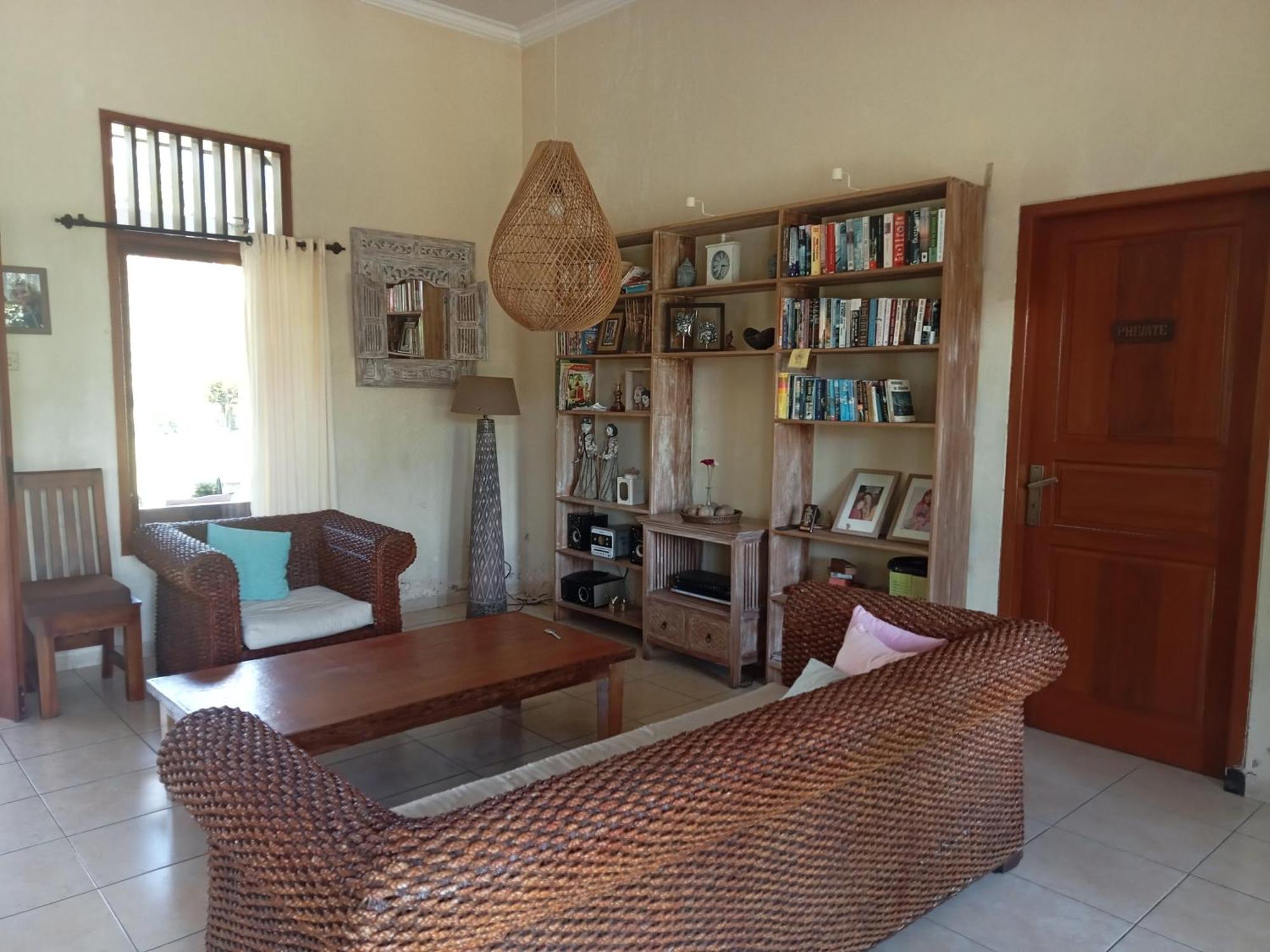 Guesthouse Rumah Senang Kalibaru Zewnętrze zdjęcie