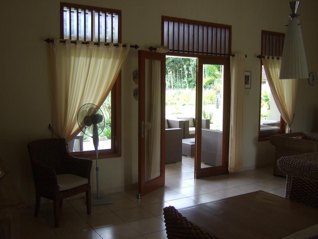 Guesthouse Rumah Senang Kalibaru Zewnętrze zdjęcie
