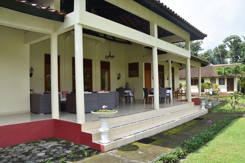 Guesthouse Rumah Senang Kalibaru Zewnętrze zdjęcie