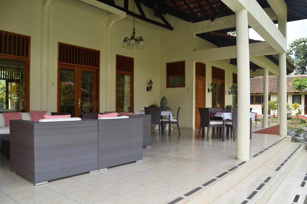 Guesthouse Rumah Senang Kalibaru Zewnętrze zdjęcie