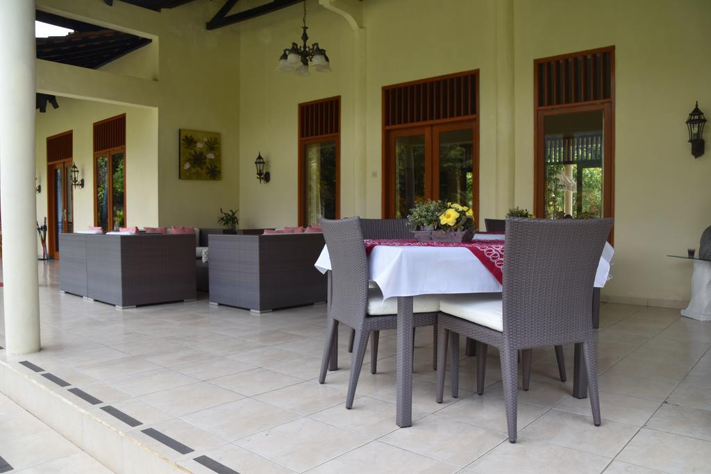 Guesthouse Rumah Senang Kalibaru Zewnętrze zdjęcie